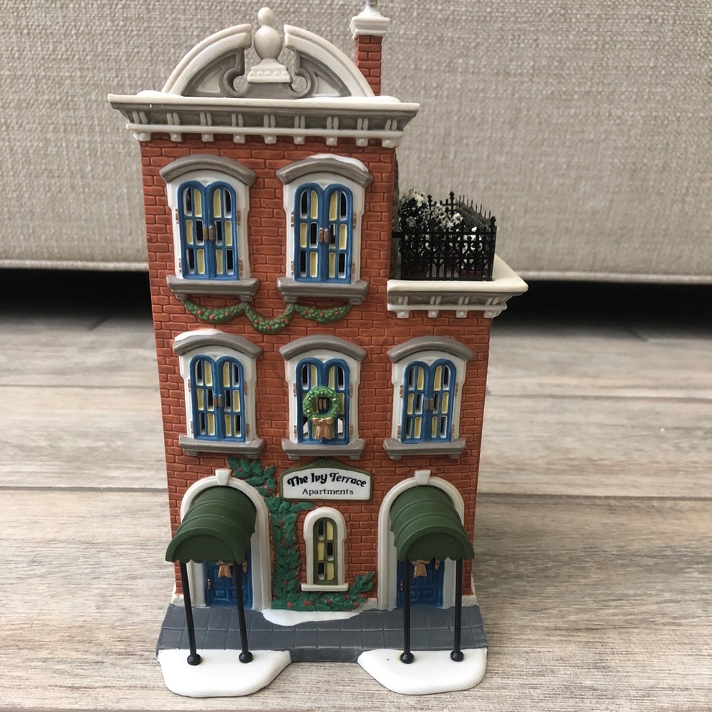 Christmas in the City- Ivy Terrace Apartments